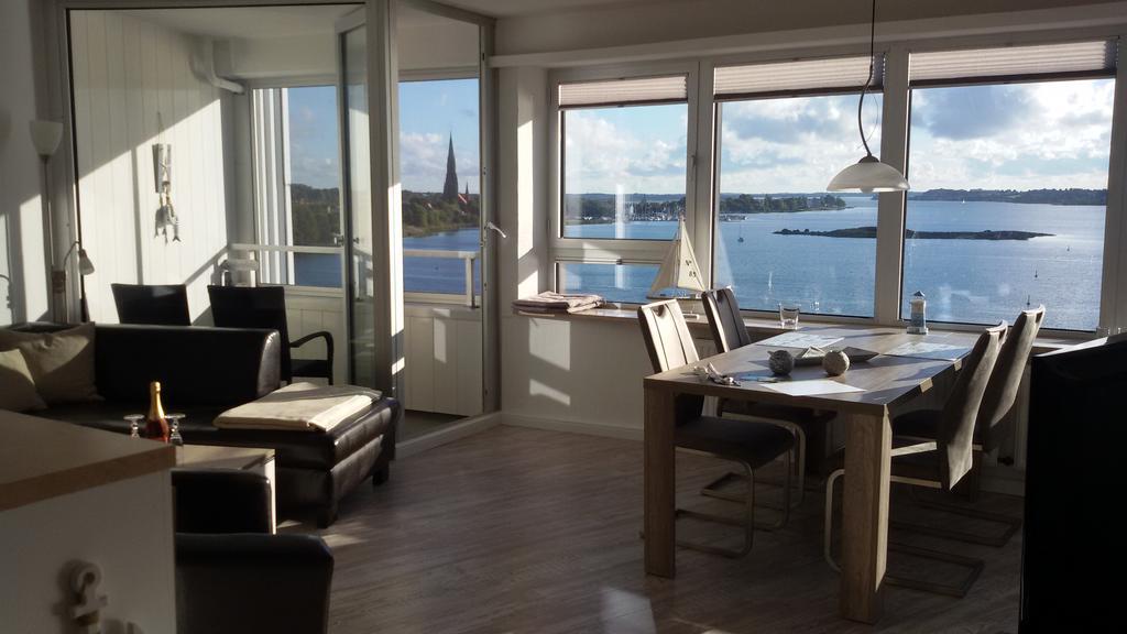 Ostseefjord-Schlei-Blick Im Wikingturm Schleswig Esterno foto