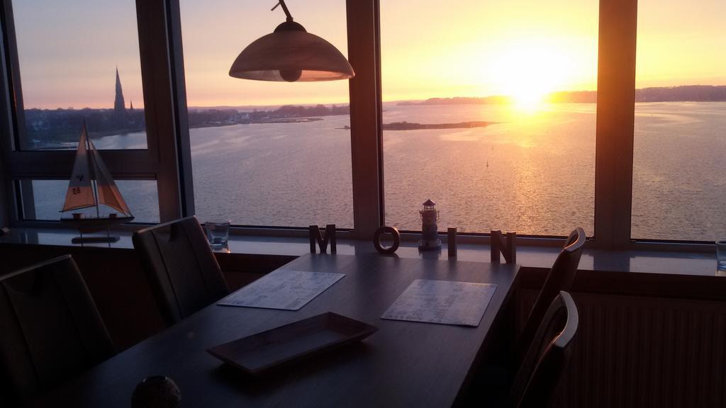 Ostseefjord-Schlei-Blick Im Wikingturm Schleswig Esterno foto