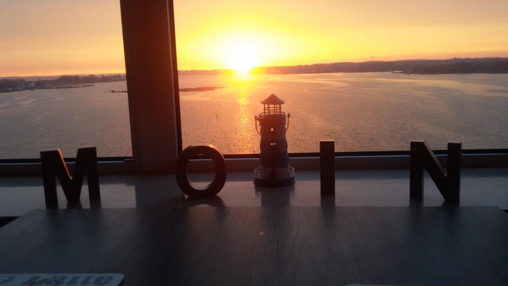 Ostseefjord-Schlei-Blick Im Wikingturm Schleswig Esterno foto